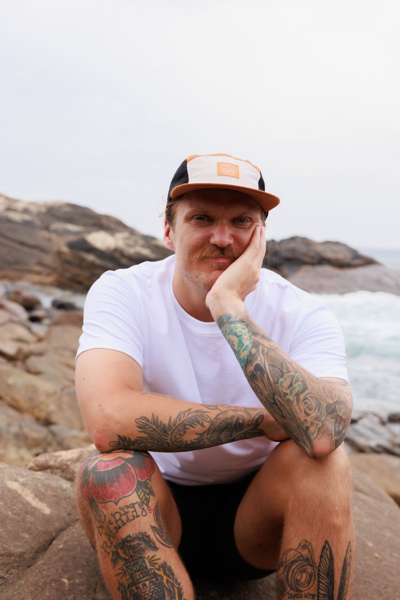 Kultakero Color Block 5 - panel Linen Cap - VAI - KOCaps