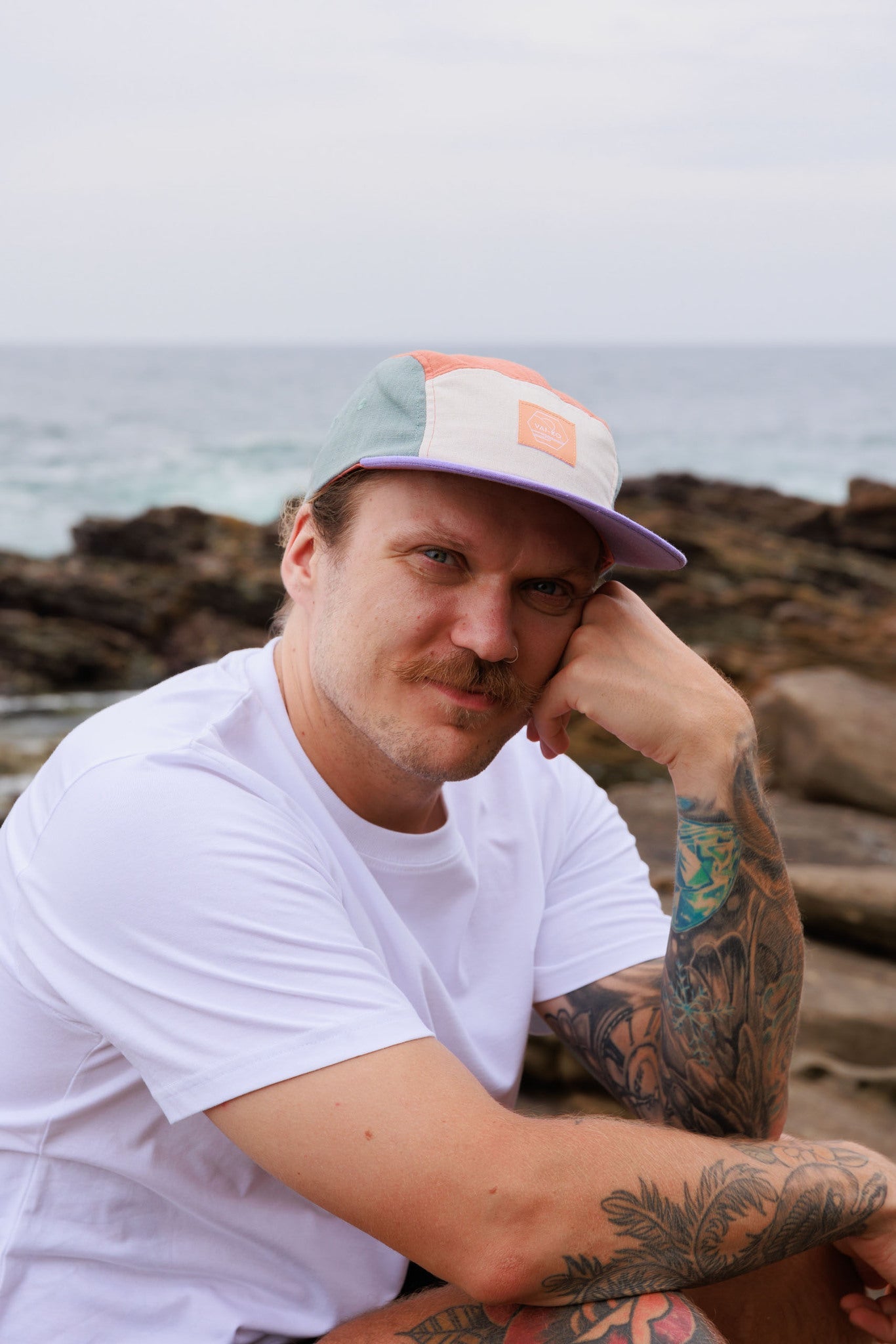 Kultakero Color Block 5 - panel Linen Cap - VAI - KOCaps